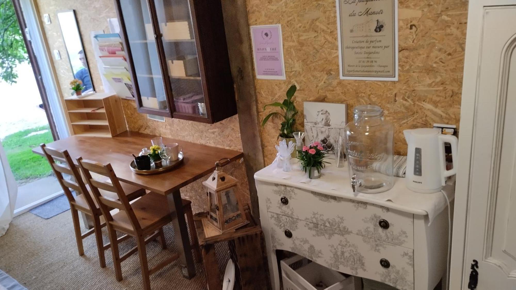Le Laboratoire Shabby Chic De La Parfumerie Du Manoir Chavagne Eksteriør bilde